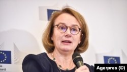 Oficialii europeni avertizează că România se mișcă prea încet cu reformele și că riscă să piardă miliarde din PNRR. Celine Gauer, director al programului Comisiei care gestionează PNRR-urile, la conferința anuală din 20 martie.