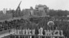 Parada de 1 mai în România anului 1965. Coregrafiile elaborate au fost date la o parte după finele epocii ceaușiste, în favoarea unor activități private, libere de încărcătură politică.