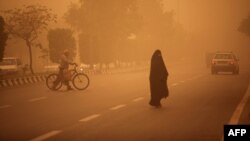 نمایی از پدیده گردوغبار در شهر اهواز 