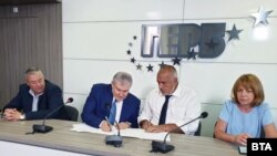 Представителите на ГЕРБ и СДС подписват споразумение за съвместно явяване на местните избори