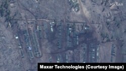 Супутниковий знімок російської військової техніки у Воронезькій області, яка межує з підконтрольною уряду України частиною Луганської області, осінь 2021 року