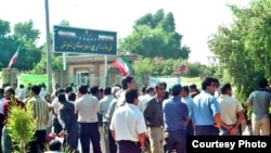 تجمع اعتراضی کارگران نیشکر هفت تپه در مهر ۸۵