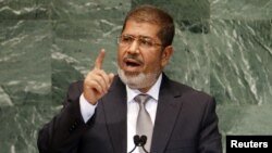 محمد مرسی،‌ رئیس جمهور جدید مصر،‌ اختیارات تازه‌ای برای خود قائل شده است