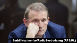 Депутат Віктор Медведчук рішенням Печерського районного суду перебуває під домашнім арештом