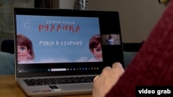 Məktəb direktoru İrina Dubas Rusiyanın işğal etdiyi ərazilərdə tələbələrə gizli şəkildə Ukrayna dilini öyrədir.